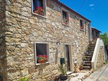 Moradia, Carvoeiro
