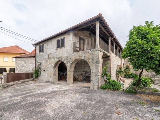Moradia, Arco de Baúlhe e Vila Nune