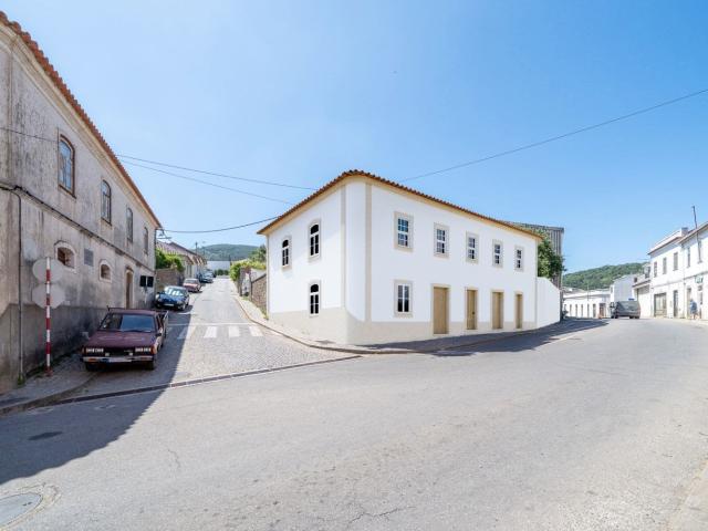 Moradia centenária para reconstrução em Monchique 281m² Alferce