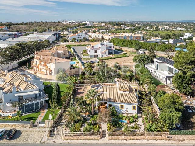 Moradia, Centro da Cidade, Albufeira e Olhos de Água