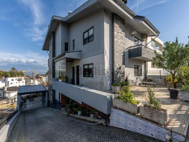 Moradia, Baguim do Monte