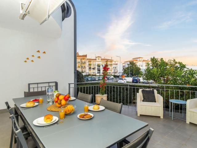 Moradia, Centro de Olhos de Água, Albufeira e Olhos de Água