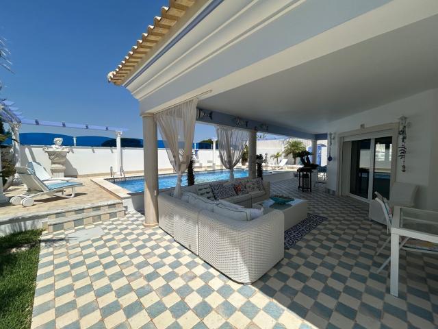 Moradia, Centro de Olhos de Água, Albufeira e Olhos de Água