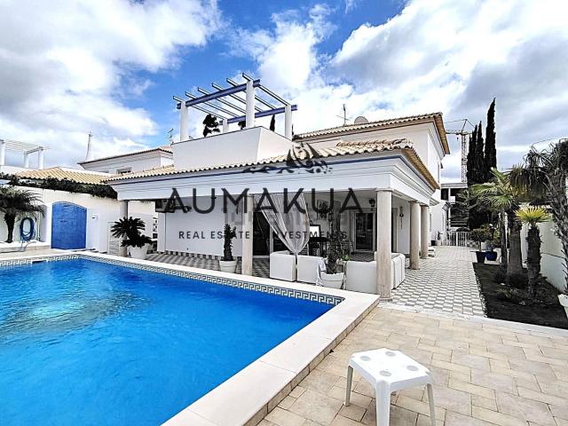 Moradia, Centro de Olhos de Água, Albufeira e Olhos de Água