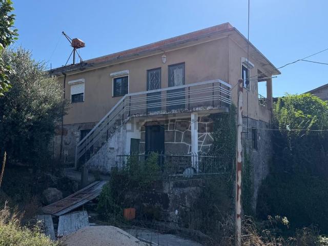 Moradia, Cernadelo e Lousada