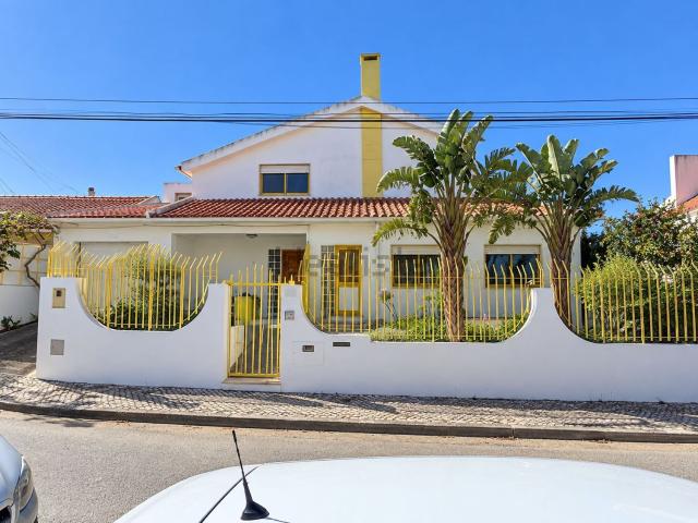 Moradia, Charneca da Caparica e Sobreda