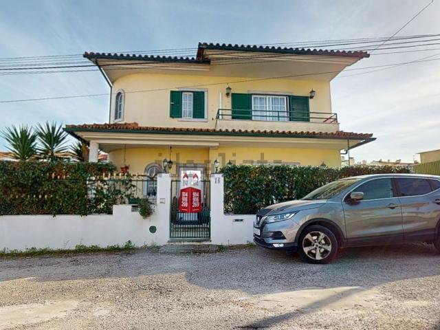 Moradia, Charneca da Caparica e Sobreda