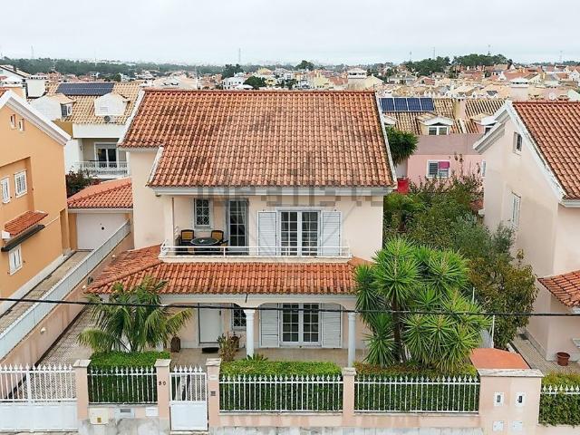 Moradia, Charneca da Caparica e Sobreda