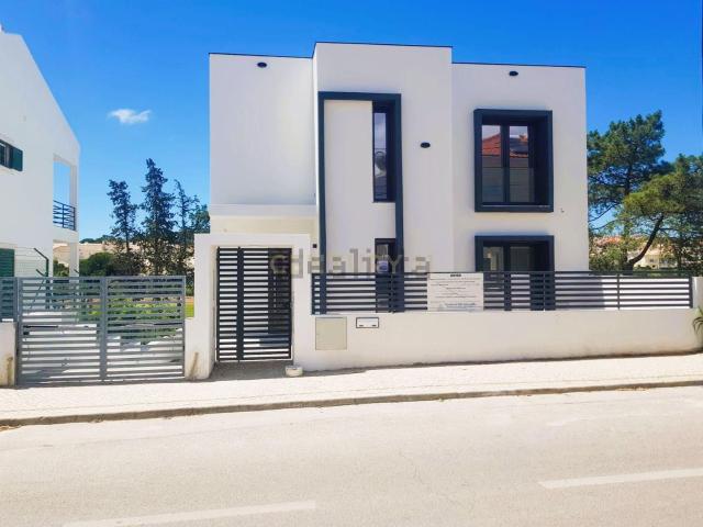 Moradia, Charneca da Caparica e Sobreda