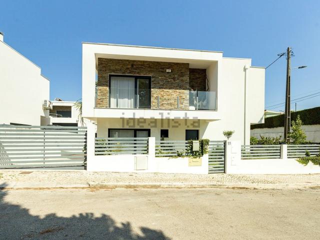Moradia, Charneca da Caparica e Sobreda