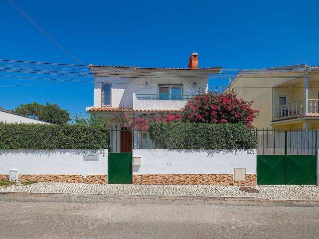 Moradia, Charneca da Caparica e Sobreda