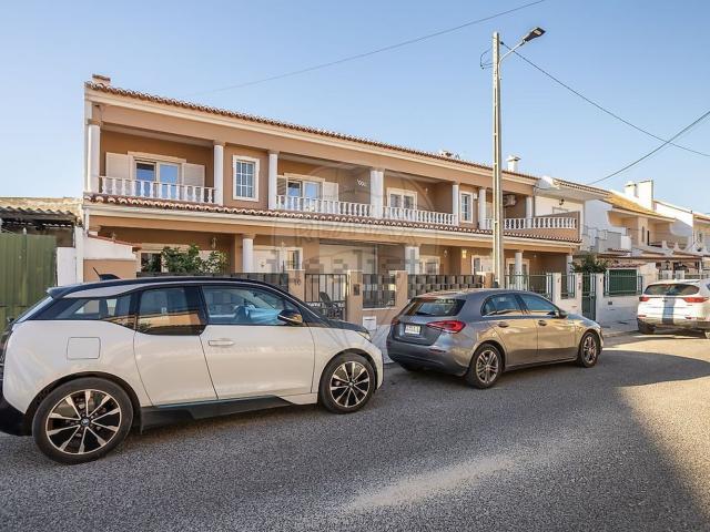 Moradia, Charneca da Caparica e Sobreda