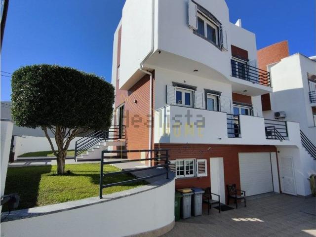 Moradia, Charneca da Caparica e Sobreda