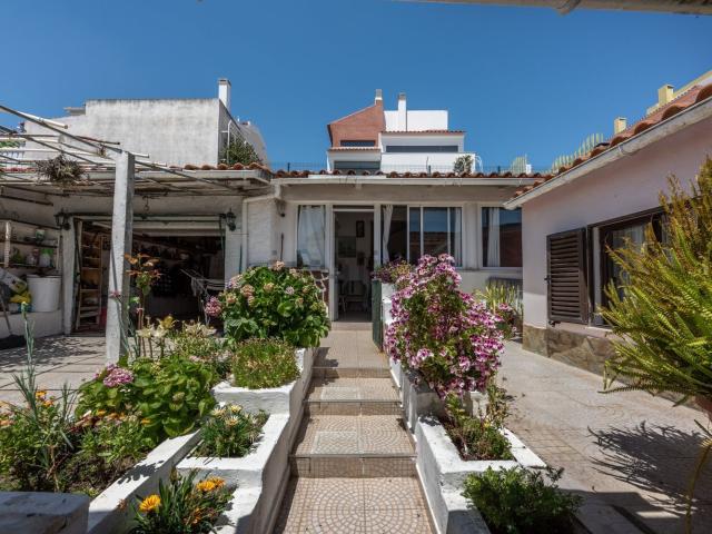 Moradia, Charneca da Caparica e Sobreda