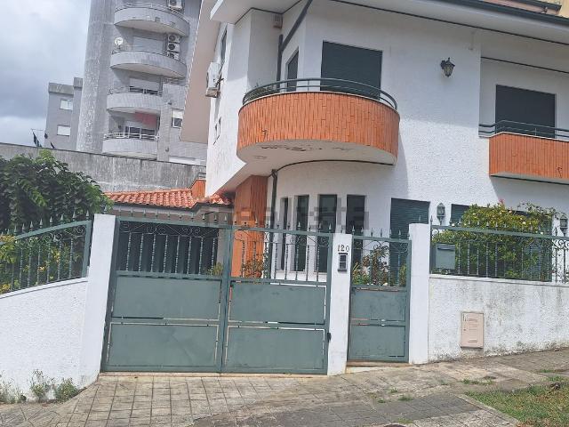 Moradia, Cimo da Serra Bouça das Almas Taralhão, São Cosme Valbom Jovim
