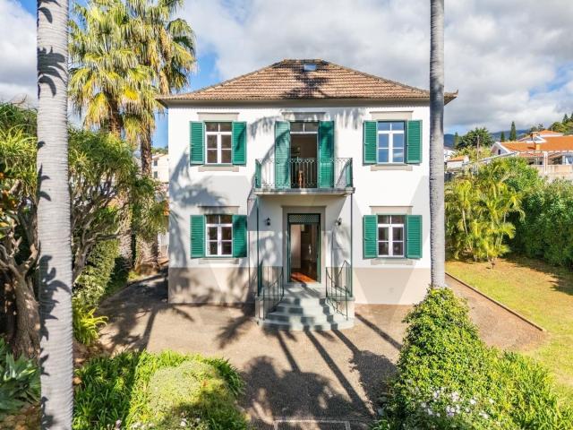 Moradia clássica com alma, em pleno coração do Funchal 152m² São Martinho