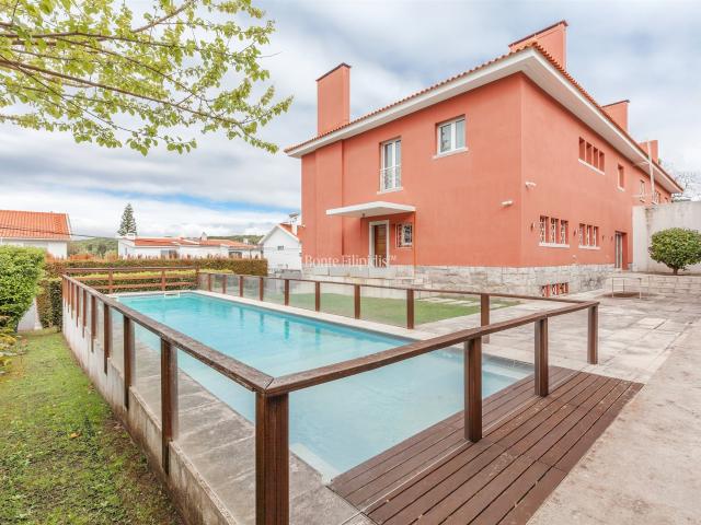 Moradia Clássica T6 com Jardim e Piscina no Coração do Reste. 447m² Belém