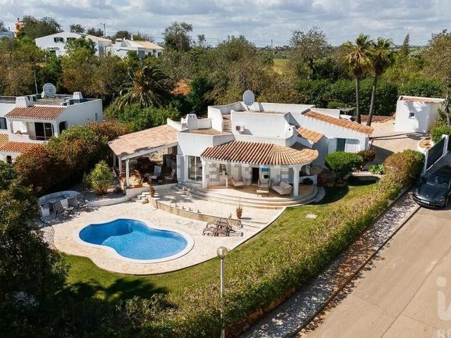 Moradia, Clube Albufeira, Albufeira e Olhos de Água