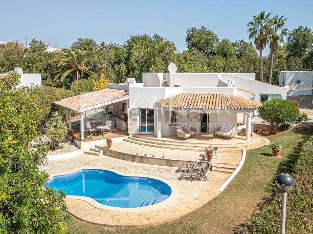 Moradia, Clube Albufeira, Albufeira e Olhos de Água