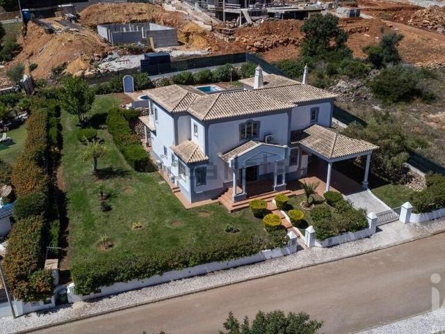 Moradia, Clube Albufeira, Albufeira e Olhos de Água