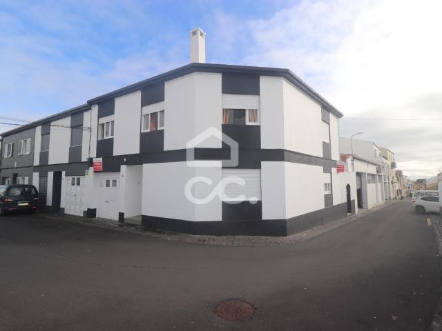Moradia com 4+2 Quartos São Pedro Ponta Delgada