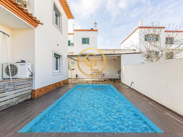 Moradia com 4 quartos, Cave, Piscina, em Alcantarilha