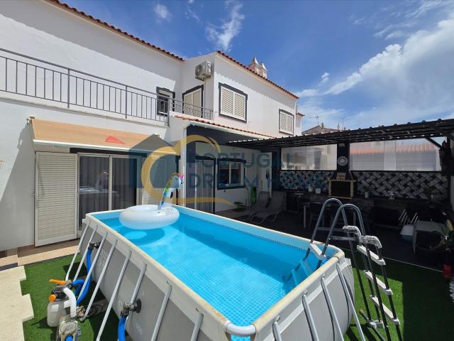 Moradia com 4 Quartos em zona residencial em Tunes. 265m² Algoz e Tunes