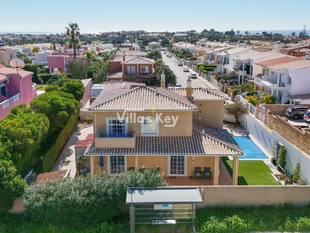 Moradia com 4 quartos, piscina, garagem, jardim e muito char. 188m² São Gonçalo de Lagos