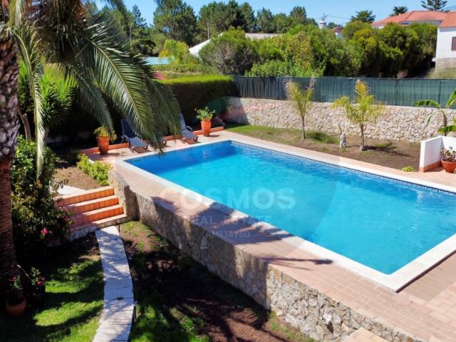 Moradia com 4 quartos + T2, piscina e Jardim em Vale da Telha