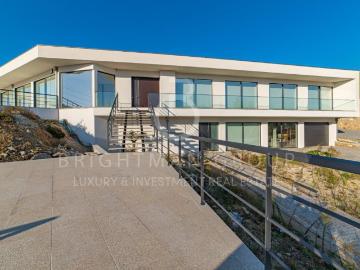 Moradia com 4 suites a estrear 406m² São miguel do mato