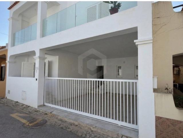 Moradia com 5 quartos Totalmente Remodelada em Montes de Alv. 165m² Alvor