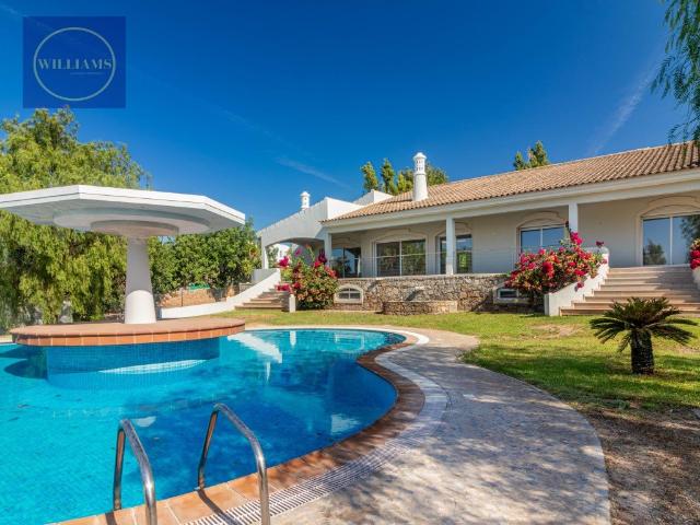 Moradia com 6 quartos, jardim, 2 piscinas, Estoi Faro 358m² Conceição