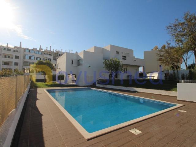 Moradia com 7 quartos, piscina, localizada no centro de Albu. 0m² Albufeira e Olhos de Água