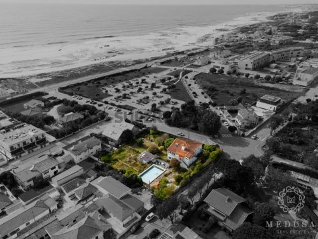 Moradia com 2239 m2 de terreno | Praia de Francelos, Vila Nova de Gaia