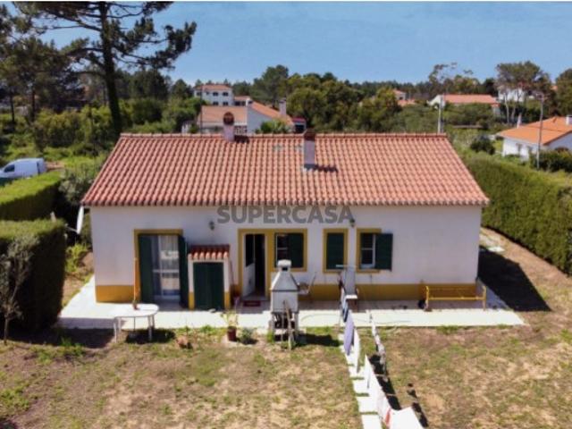 Moradia com 2 quartos, 2 casas de banho, jardim em Vale da Telha