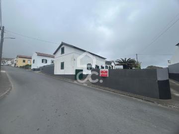 Moradia com 2 Quartos e Terreno 1.640m2 Candelária Ponta Delgada