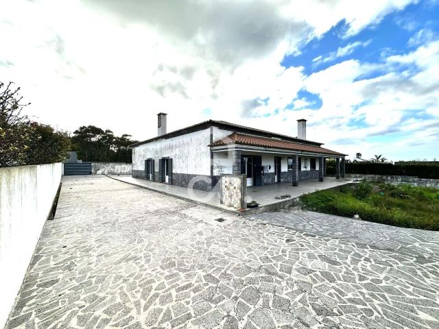 Moradia com 2 Quartos Rabo de Peixe Ribeira Grande