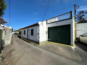 Moradia com 2 +1 Quartos Fenais da Luz Ponta Delgada