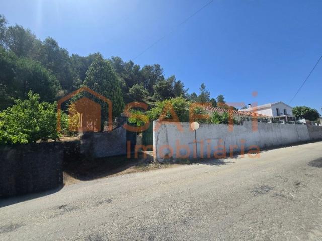 Moradia com 3789 m2 de terreno, pavilhão e vistas deslumbran. 0m² Alhandra, São João dos Montes e Calhandriz