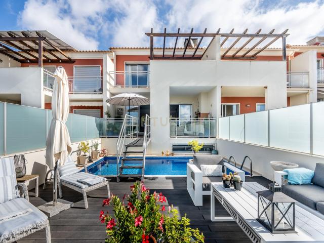 Moradia com 3 quartos, 4 casas de banho e piscina privada num condomínio fechado, Paderne