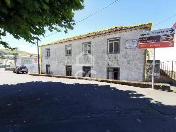 Moradia com 3 Quartos Achada Nordeste