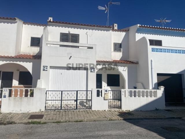 MORADIA COM 3 QUARTOS E GARAGEM ALAGOA ALTURA