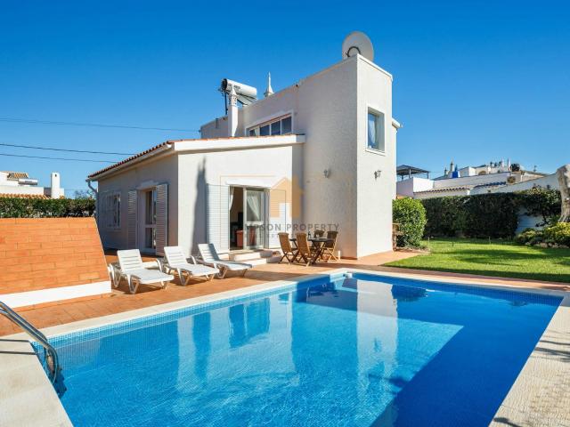 Moradia com 3 quartos e piscina para venda em Carvoeiro, Alg. 115m² Lagoa e Carvoeiro