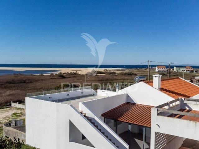 Moradia com Terraço com Vista para a Lagoa e Mar