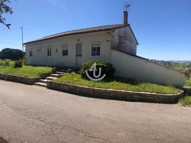 Moradia com Terreno Amplo e Poço Oportunidade Única! 210m² Évora De Alcobaça