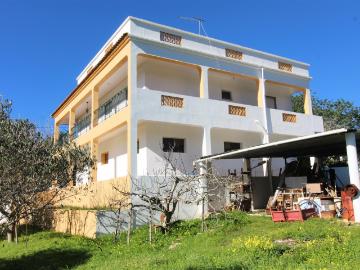 Moradia com Terreno Amplo – Estoi, Algarve, Portugal 121m² Conceição e Estói