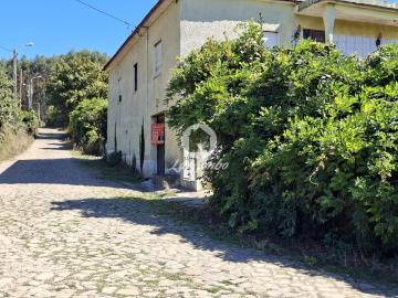 Moradia com terreno de 3.230m2 em Fradelos, V. N. Famalicão