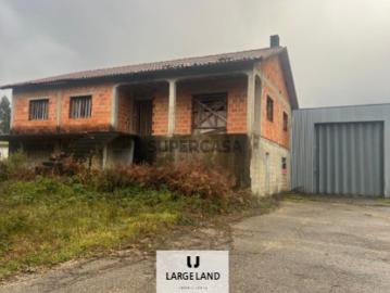 Moradia com terreno e armazém em Borralha, Águeda