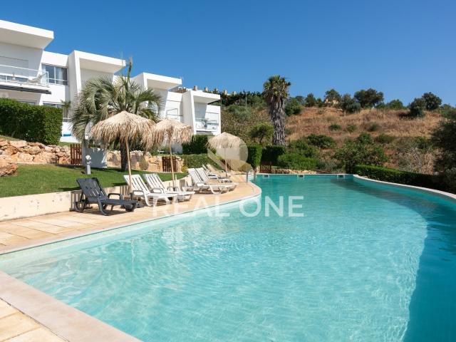 Moradia com terreno e vista mar em Patroves 138m² Albufeira e Olhos de Água