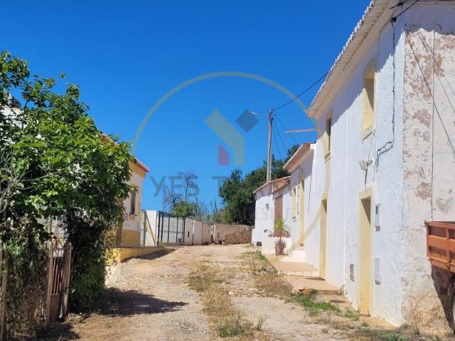 Moradia com terreno em Calvos Água da rede pública e Eletricidade São Bartolomeu de Messines